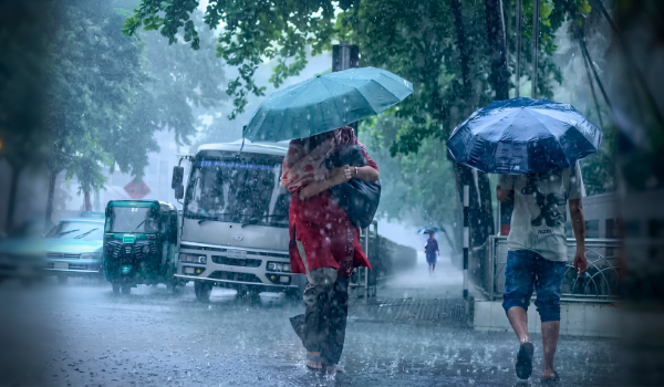 বজ্রপাতসহ ভারী বৃষ্টি হতে পারে ঢাকায়, বাড়তে পারে জলাবদ্ধতা-যানজট Images 10000 01